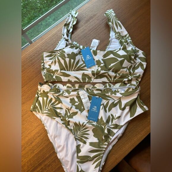 Cupshe Green and White Leaf Print Bikini - Picture 3 of 9